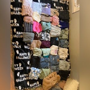 36 items of clothing Lululemon,Nike,Zara,Columbia,Hollister, ETC.